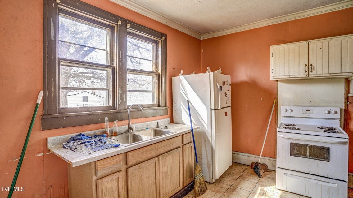 Photo #17: 985 Old Abingdon Highway