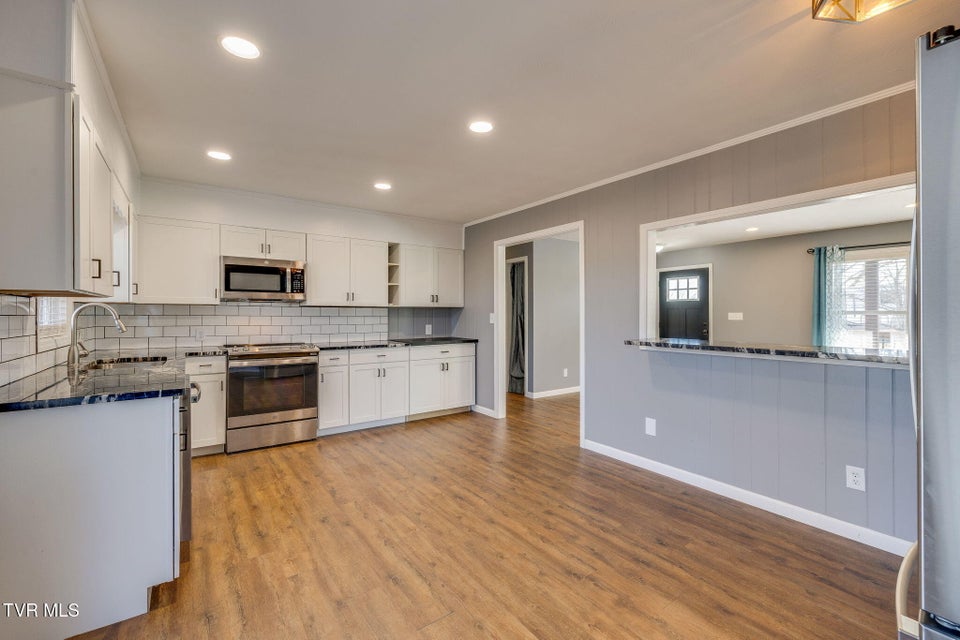 Photo #18: 307 Carolina Street