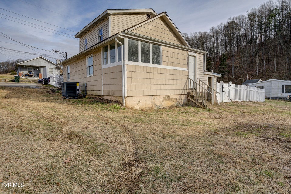 Photo #25: 1908 Darnell Drive