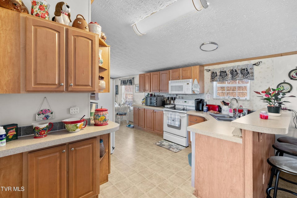 Photo #11: 126 Cantrell Road