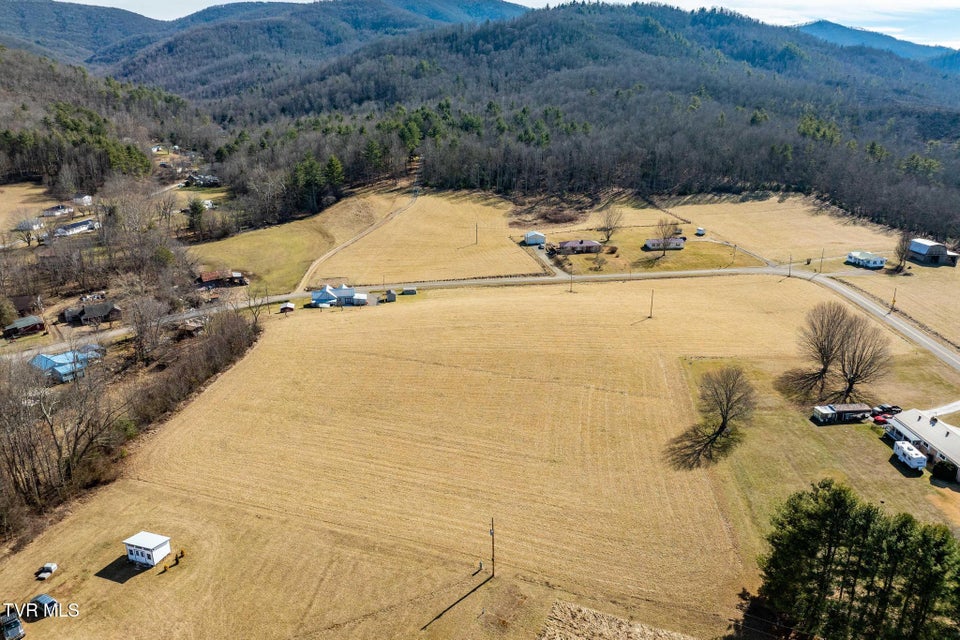 Photo #49: 2734 Crackers Neck Road