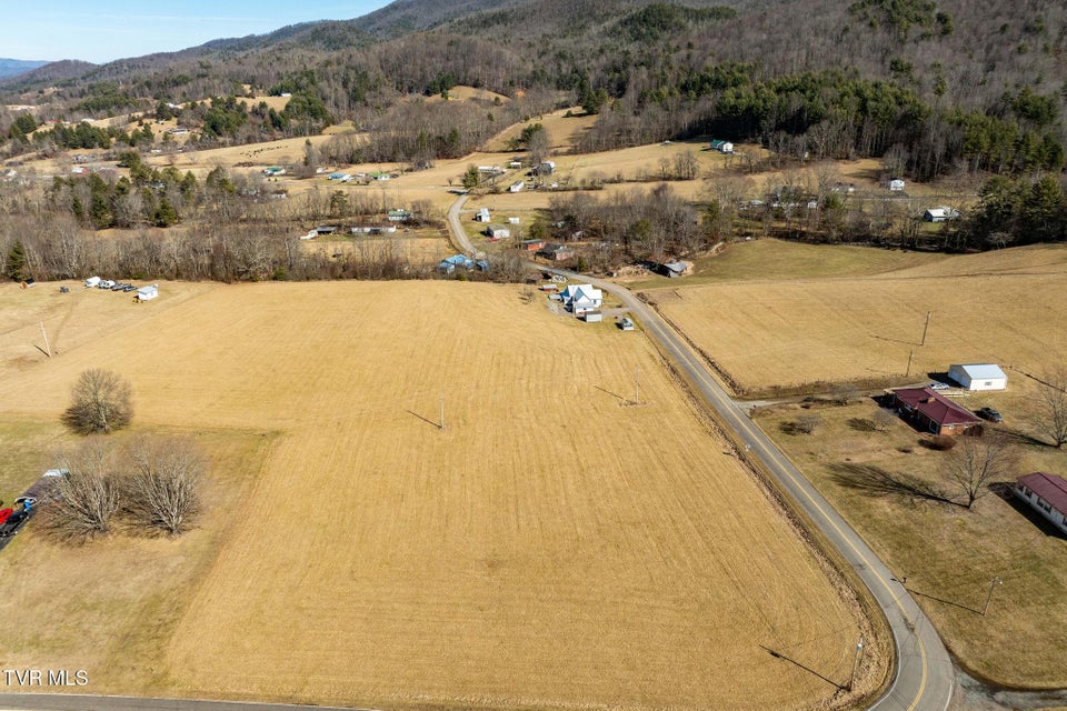 Photo #51: 2734 Crackers Neck Road