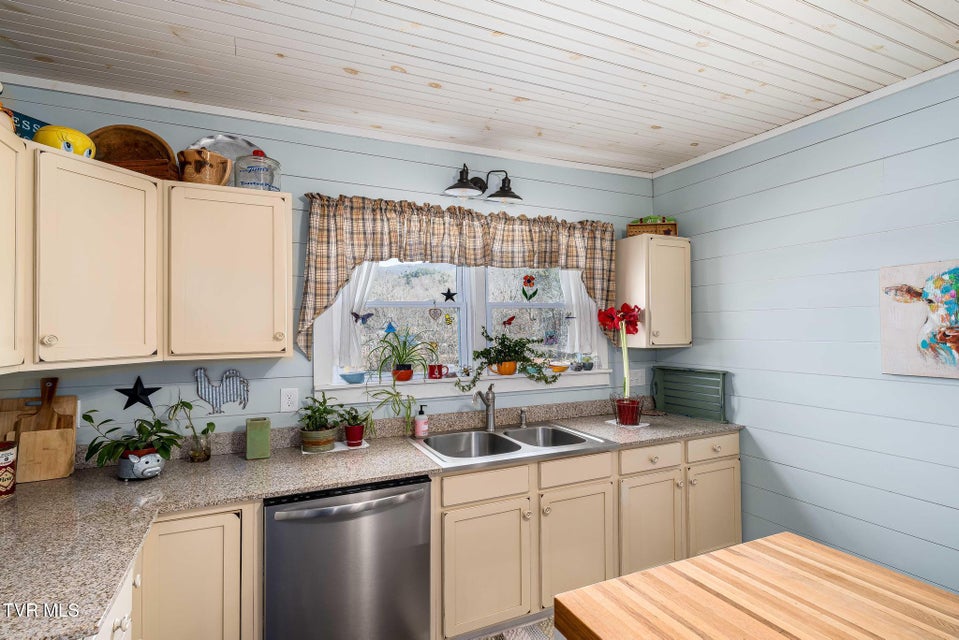 Photo #69: 2734 Crackers Neck Road