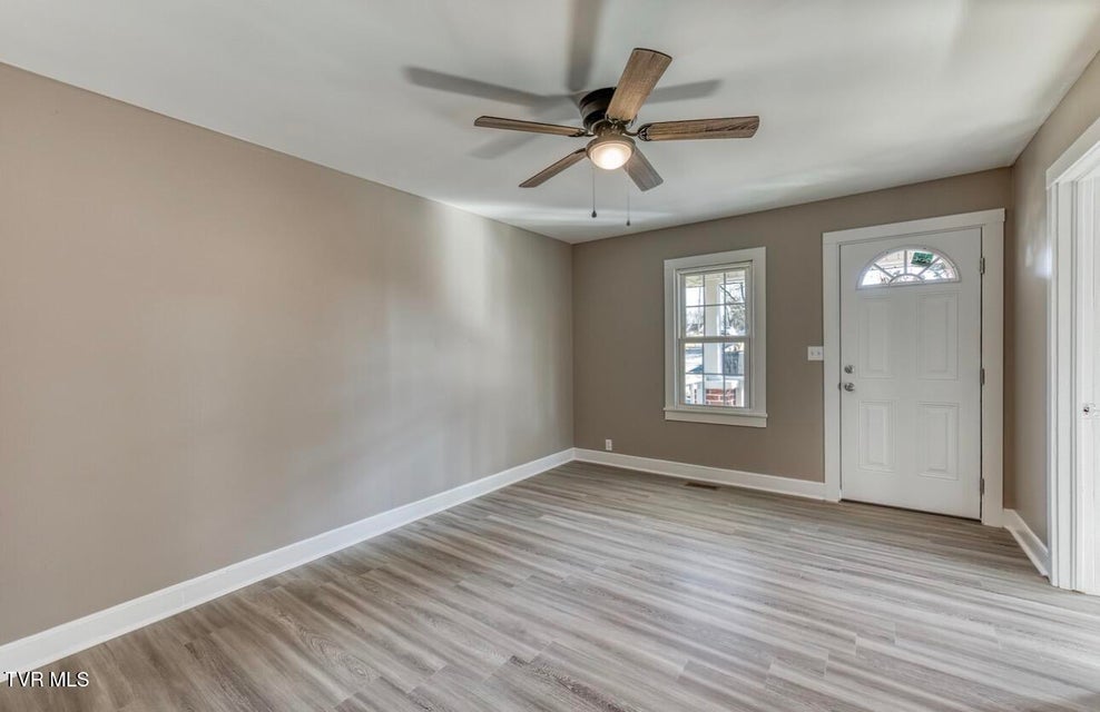 Photo #7: 405 North Street