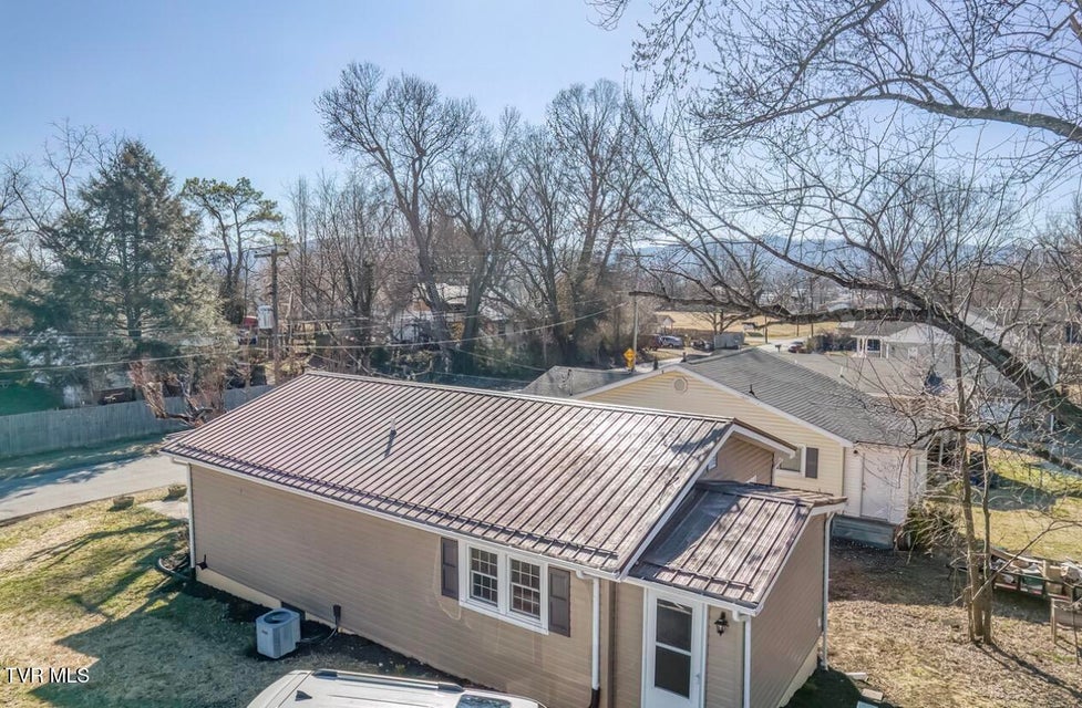 Photo #27: 405 North Street