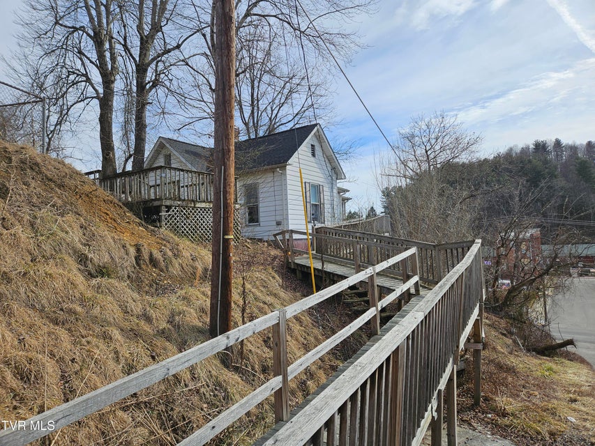 Photo #4: 204 High Avenue