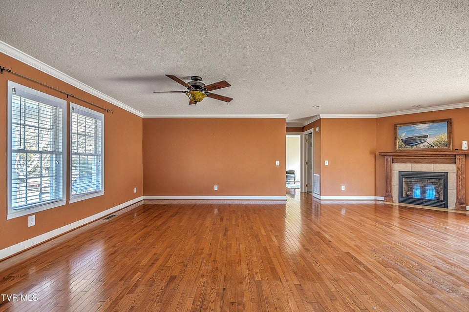 Photo #2: 4095 107 Cutoff 