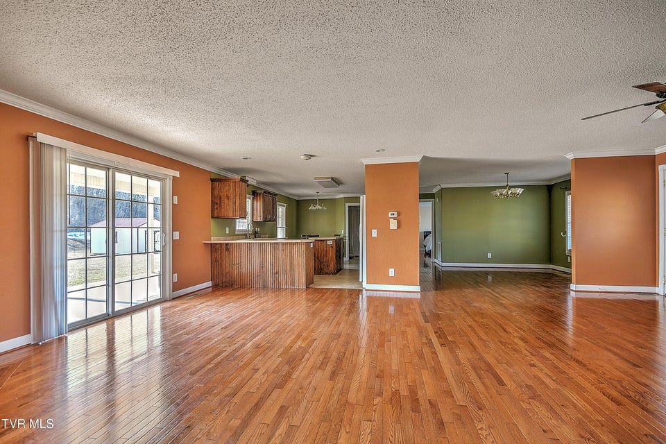 Photo #4: 4095 107 Cutoff 