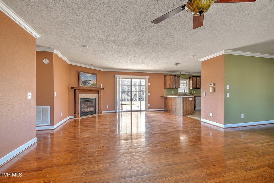 Photo #5: 4095 107 Cutoff 