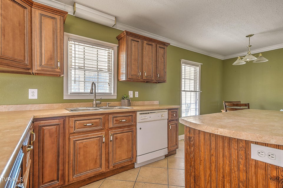 Photo #8: 4095 107 Cutoff 