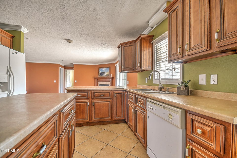 Photo #10: 4095 107 Cutoff 