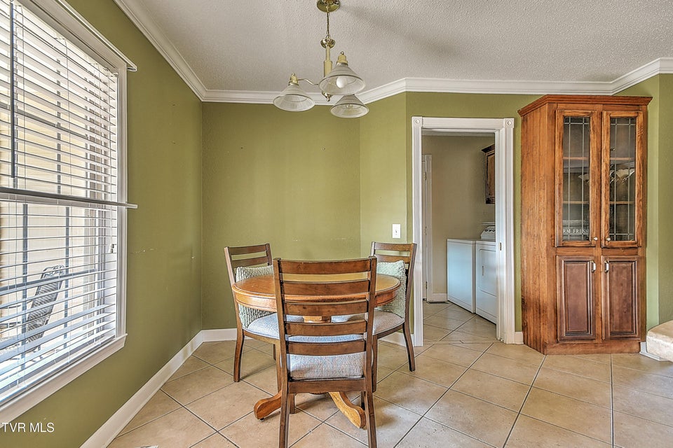 Photo #11: 4095 107 Cutoff 