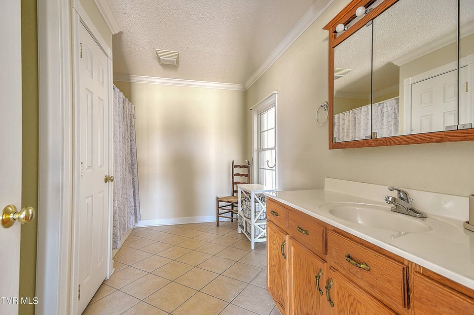 Photo #15: 4095 107 Cutoff 