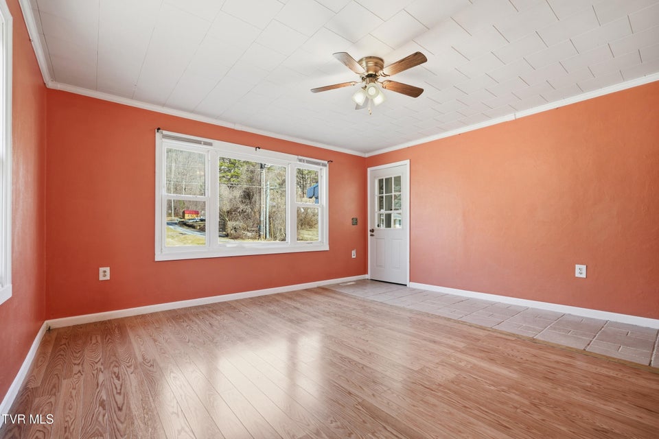 Photo #6: 602 2nd Avenue