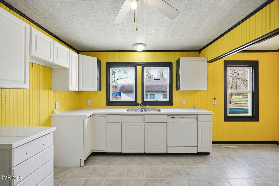 Photo #9: 602 2nd Avenue