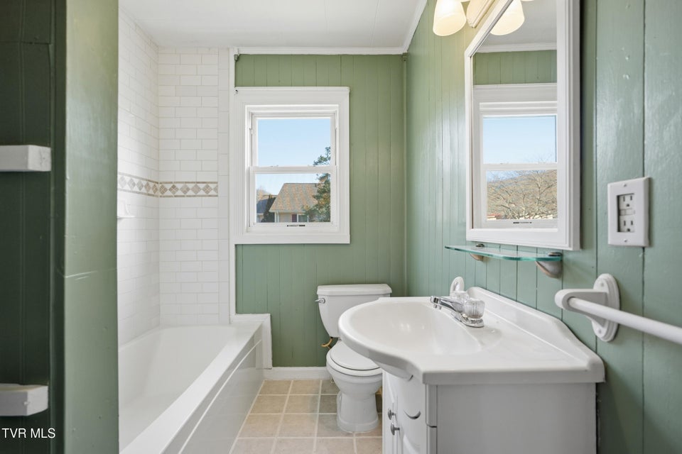 Photo #14: 602 2nd Avenue