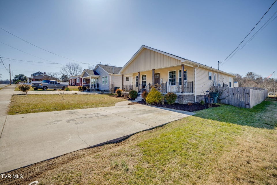 Photo #4: 609 Watauga Avenue