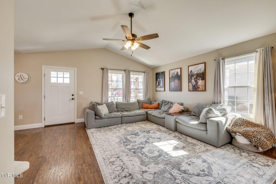 Photo #8: 609 Watauga Avenue