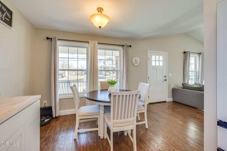 Photo #11: 609 Watauga Avenue