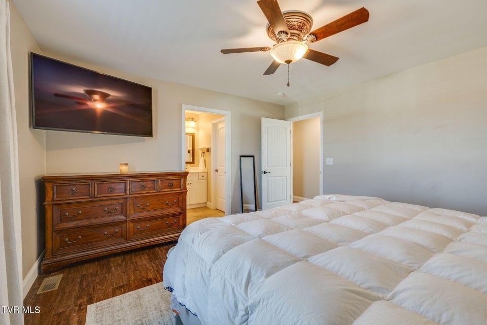 Photo #18: 609 Watauga Avenue