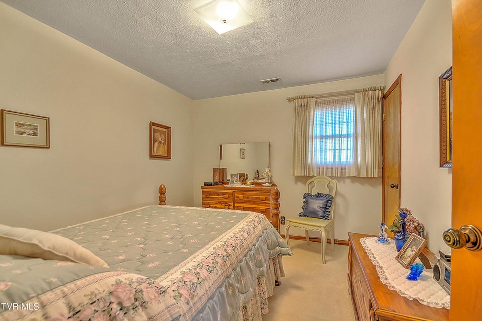 Photo #15: 844 Fain Avenue