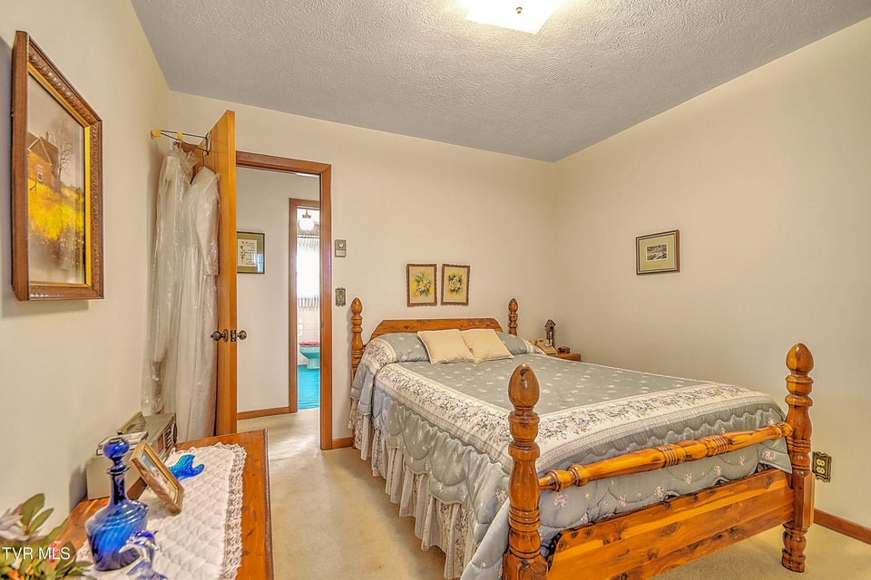 Photo #16: 844 Fain Avenue