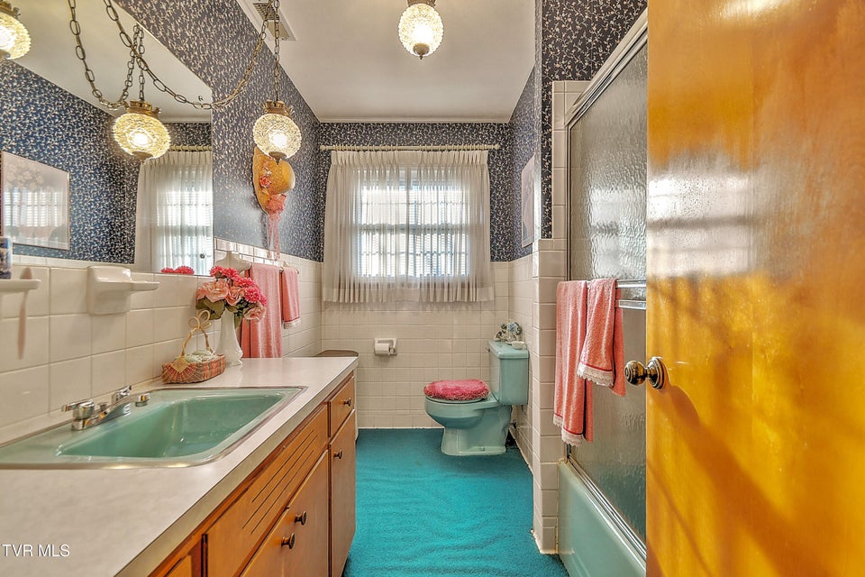 Photo #18: 844 Fain Avenue