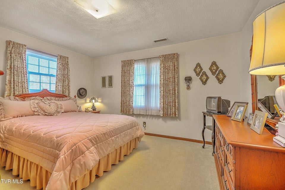 Photo #19: 844 Fain Avenue