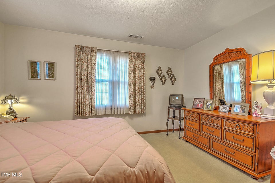 Photo #22: 844 Fain Avenue