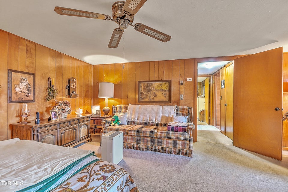 Photo #28: 844 Fain Avenue