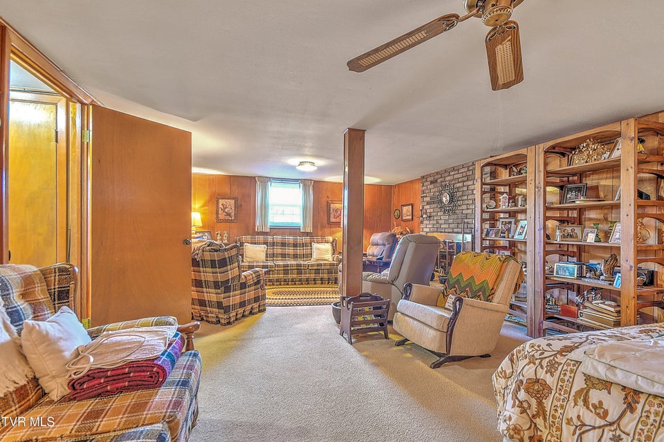 Photo #29: 844 Fain Avenue