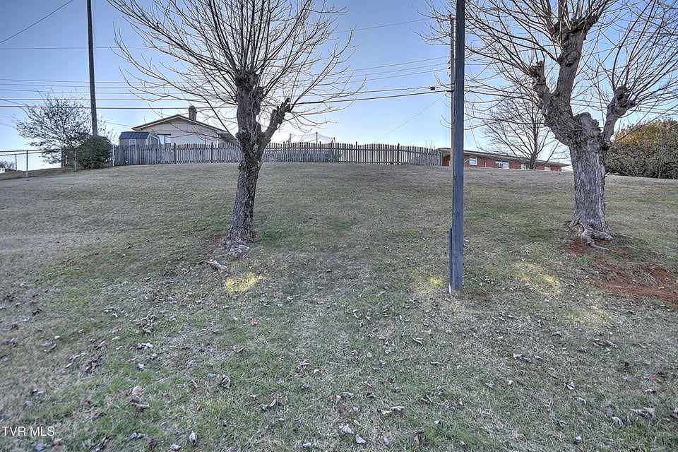 Photo #37: 844 Fain Avenue