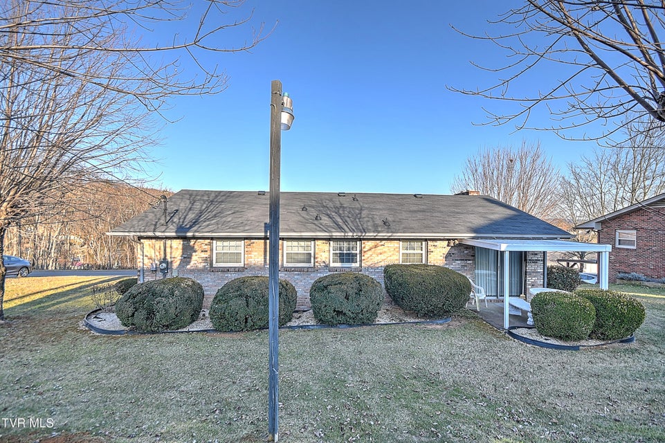 Photo #38: 844 Fain Avenue