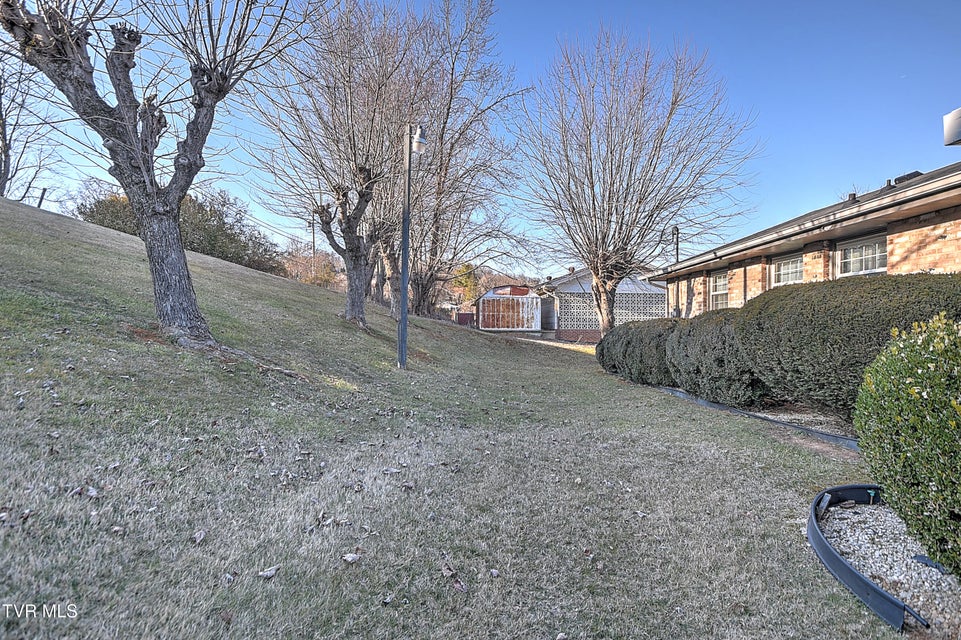 Photo #40: 844 Fain Avenue