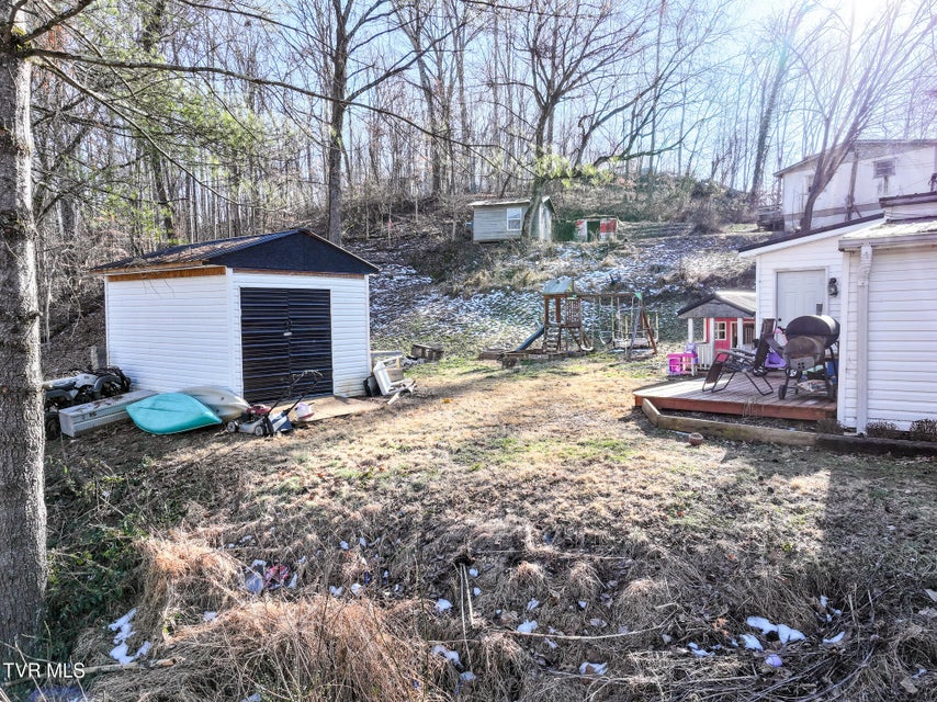 Photo #17: 329 Hillcrest Street