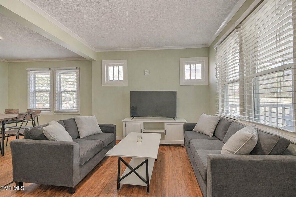 Photo #7: 800 5th Street