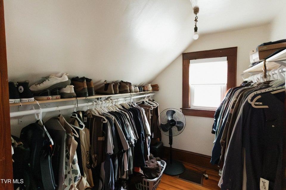 Photo #34: 340 Carter Street