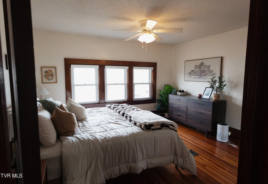 Photo #31: 340 Carter Street