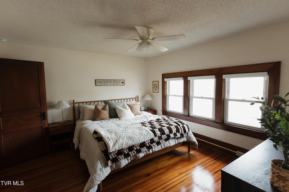 Photo #33: 340 Carter Street