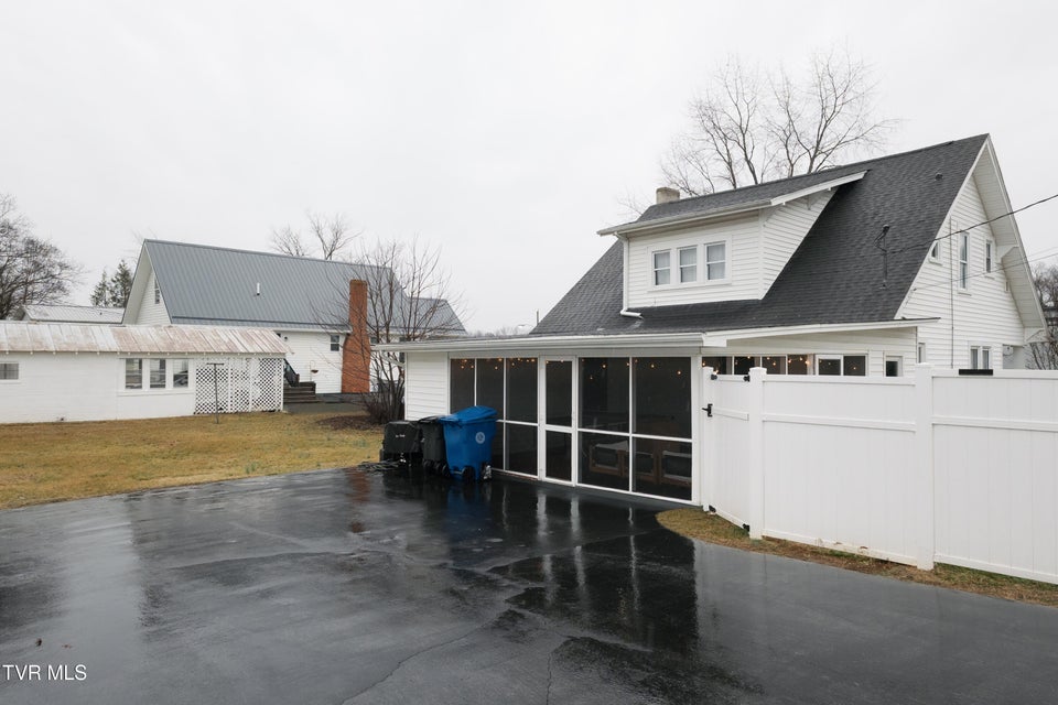 Photo #47: 340 Carter Street