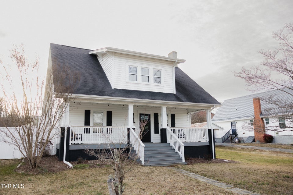 Photo #2: 340 Carter Street