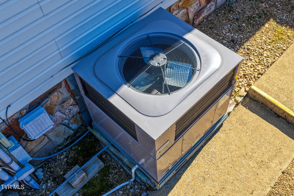 Photo #14: 102 Thorps Chapel Road