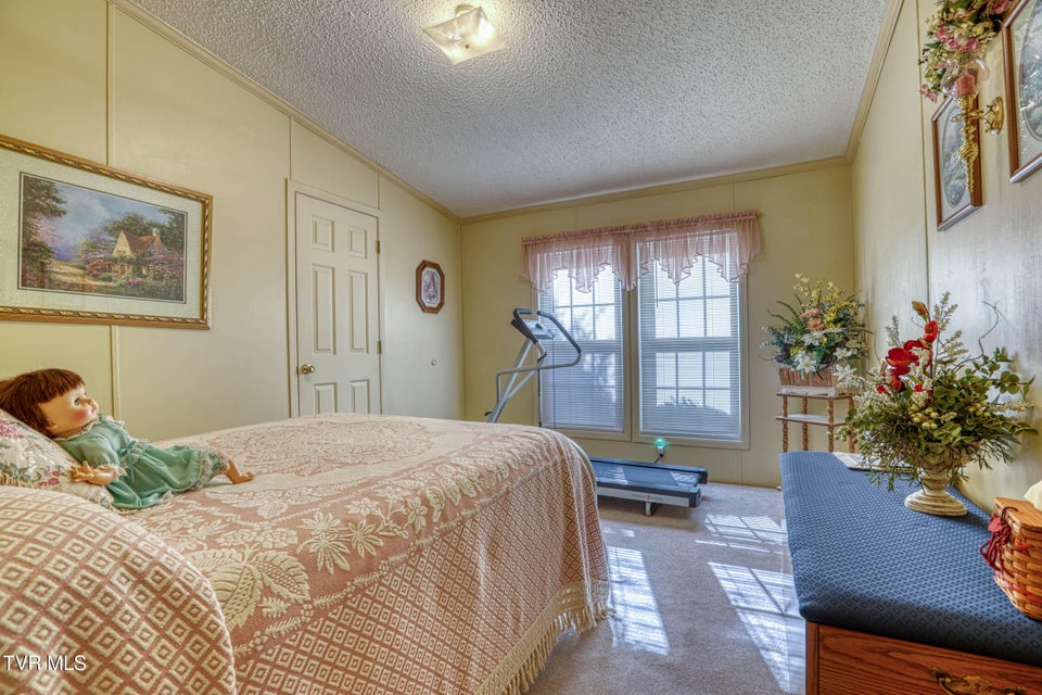 Photo #32: 102 Thorps Chapel Road