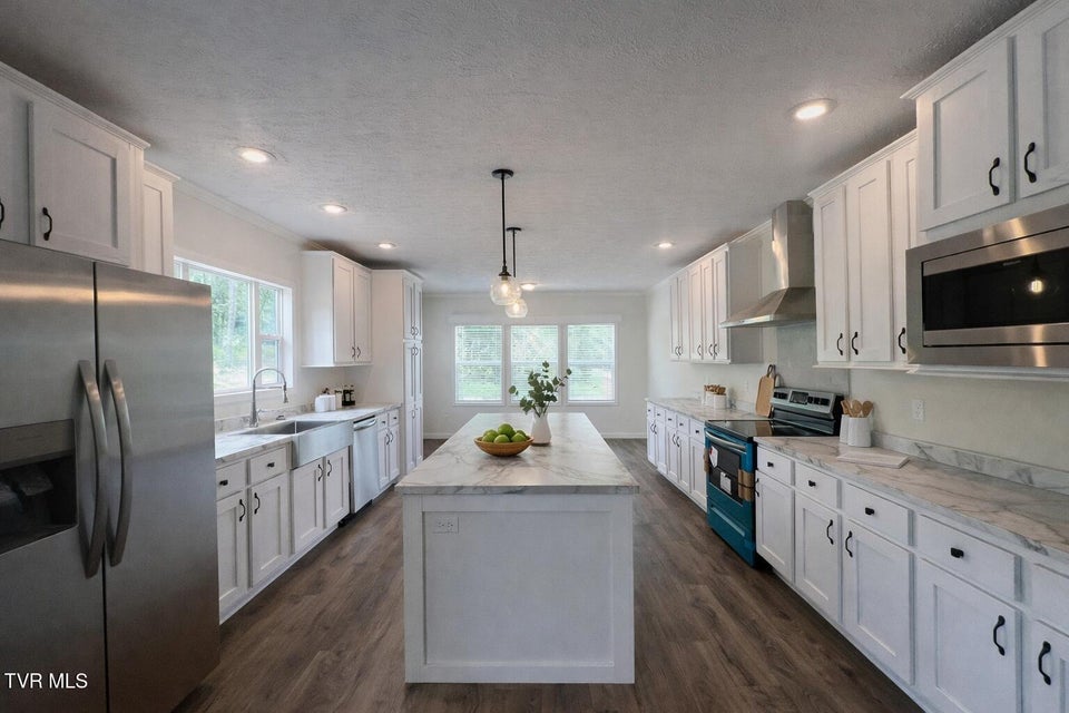 Photo #5: 290 Race Track Road