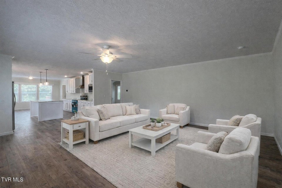 Photo #4: 290 Race Track Road