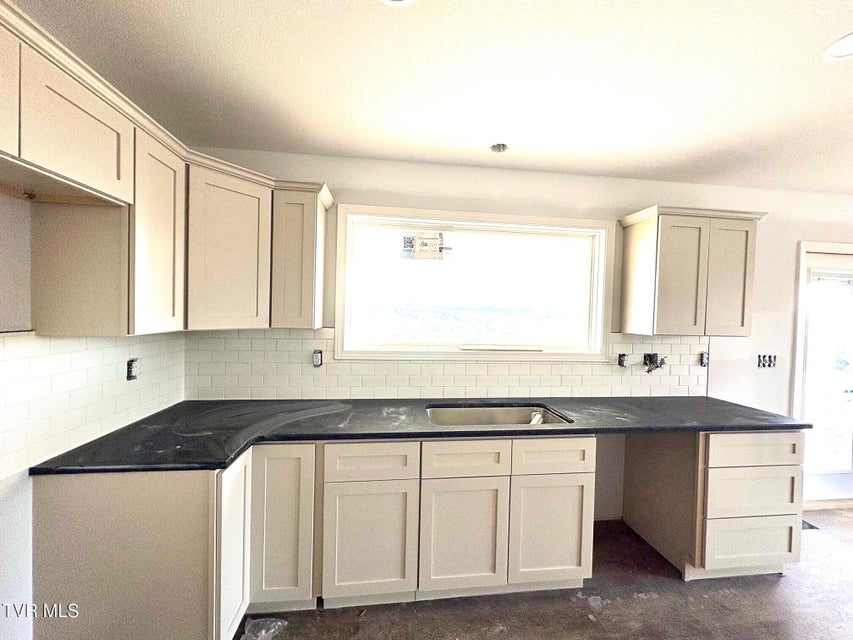 Photo #10: 115 Red Tail Ridge