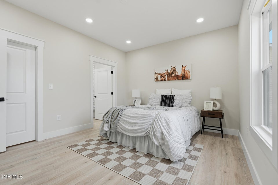 Photo #10: 403 Lynnwood Drive