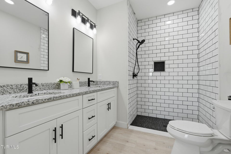 Photo #12: 403 Lynnwood Drive