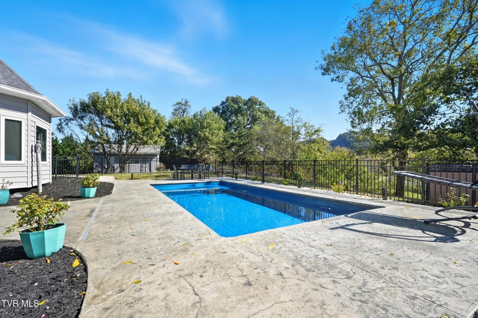 Photo #6: 534 Buckingham Road