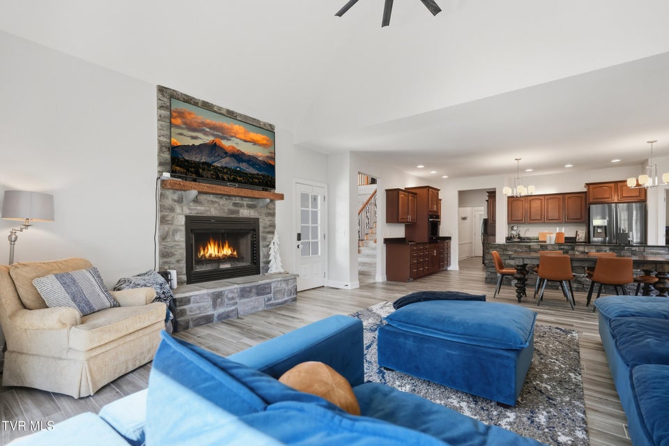 Photo #19: 534 Buckingham Road